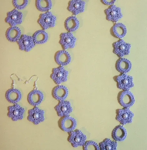 Parure lilla all'uncinetto